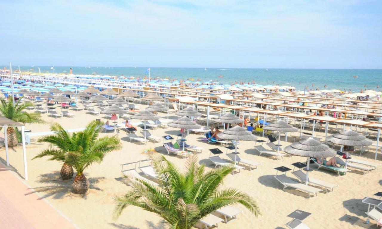 Mehari Rimini - Family Hotel Bagian luar foto